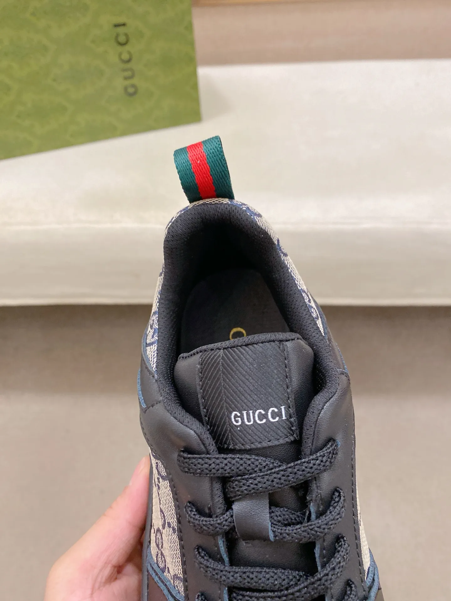 Men's clothing and shoes💰:420💰 (GUCCI) The latest model from the official website🎁🎁Casual and fashionable men's shoes👟, hot style💥The version is simple and elegant, exclusive for trendy men. The unique latest brand elements from the official website👑Original Gucci decoration, fashionable and generous, the fabric is original cowhide ✅Mesh breathable lining, the official website specifies wear-resistant casual outsole, the classic model is taken in kind at the counter🎬38-44 (can be customized for 45 non-refundable)